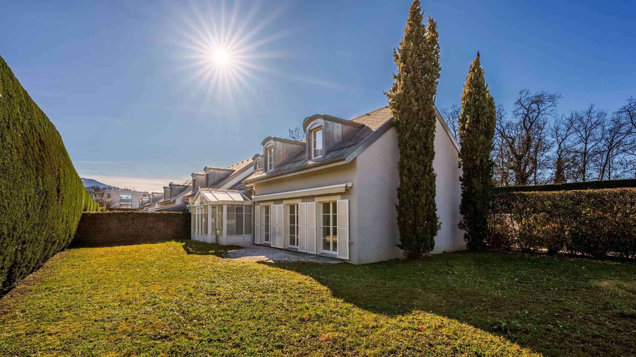 Belle villa mitoyenne à Veyrier