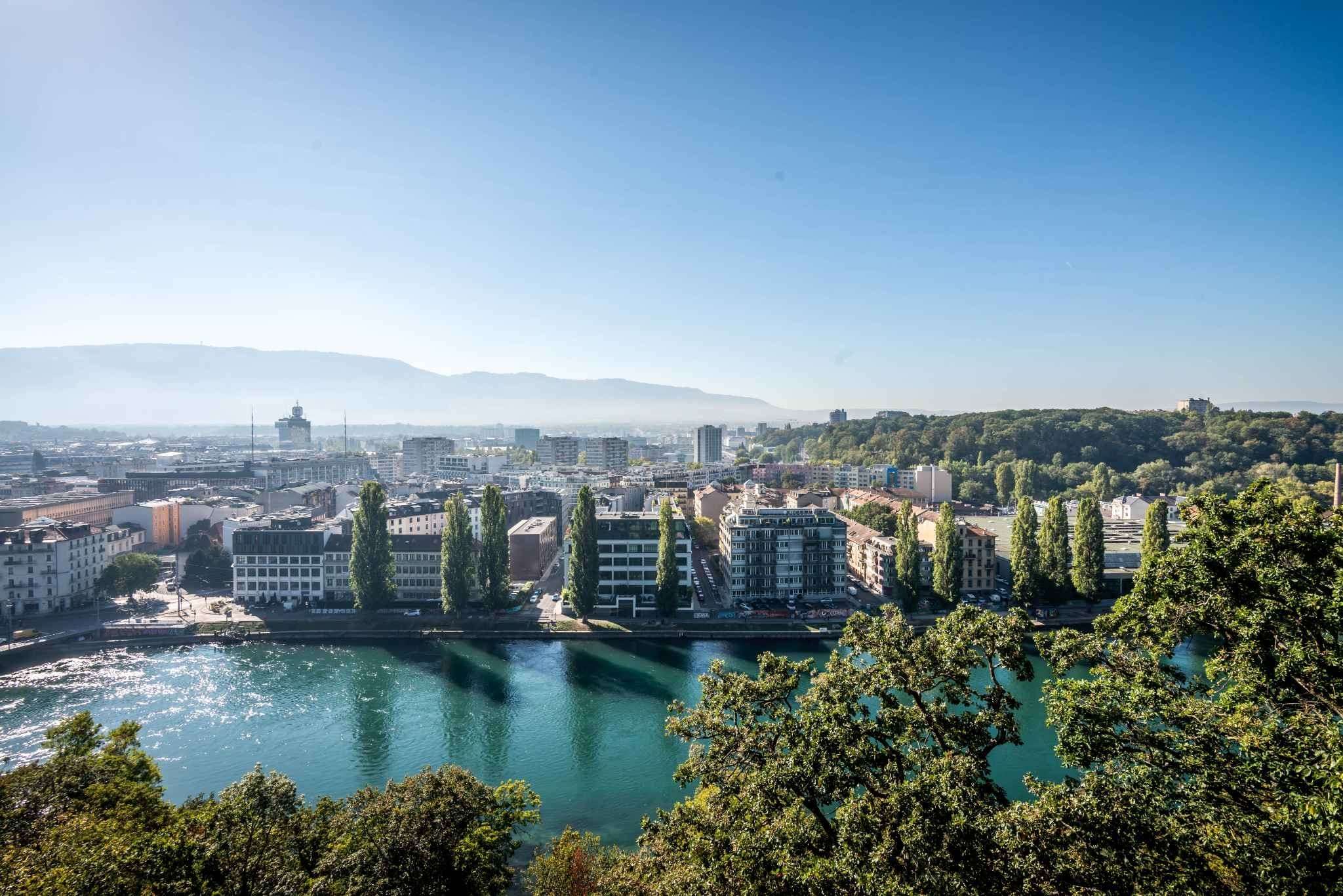 En exclusivité :                                                                                                                                            Duplex avec vue sur le Rhône