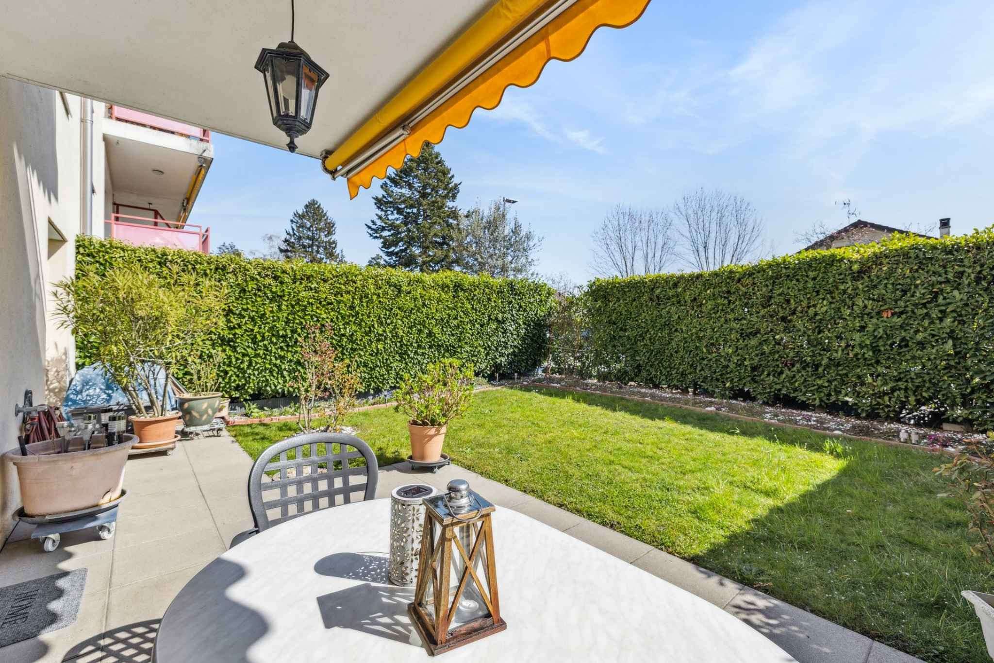 En exclusivité :                                                                                             5 pièces avec jardin au calme absolu