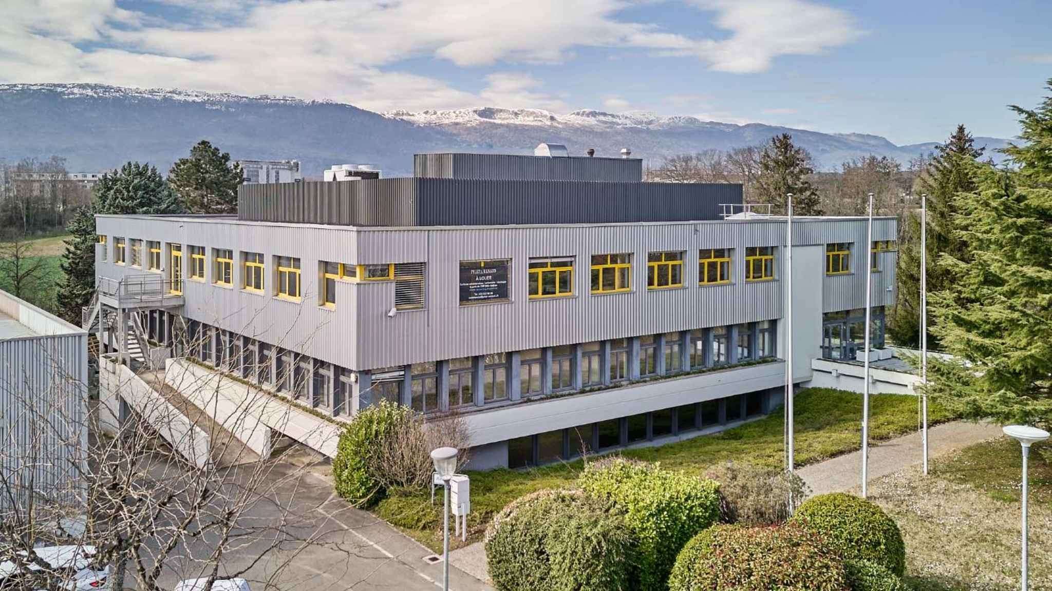 ZIMEYSA - 2'884m2 - CHF 200.-/m2/an - Surfaces industrielles/artisanales et administratives divisible