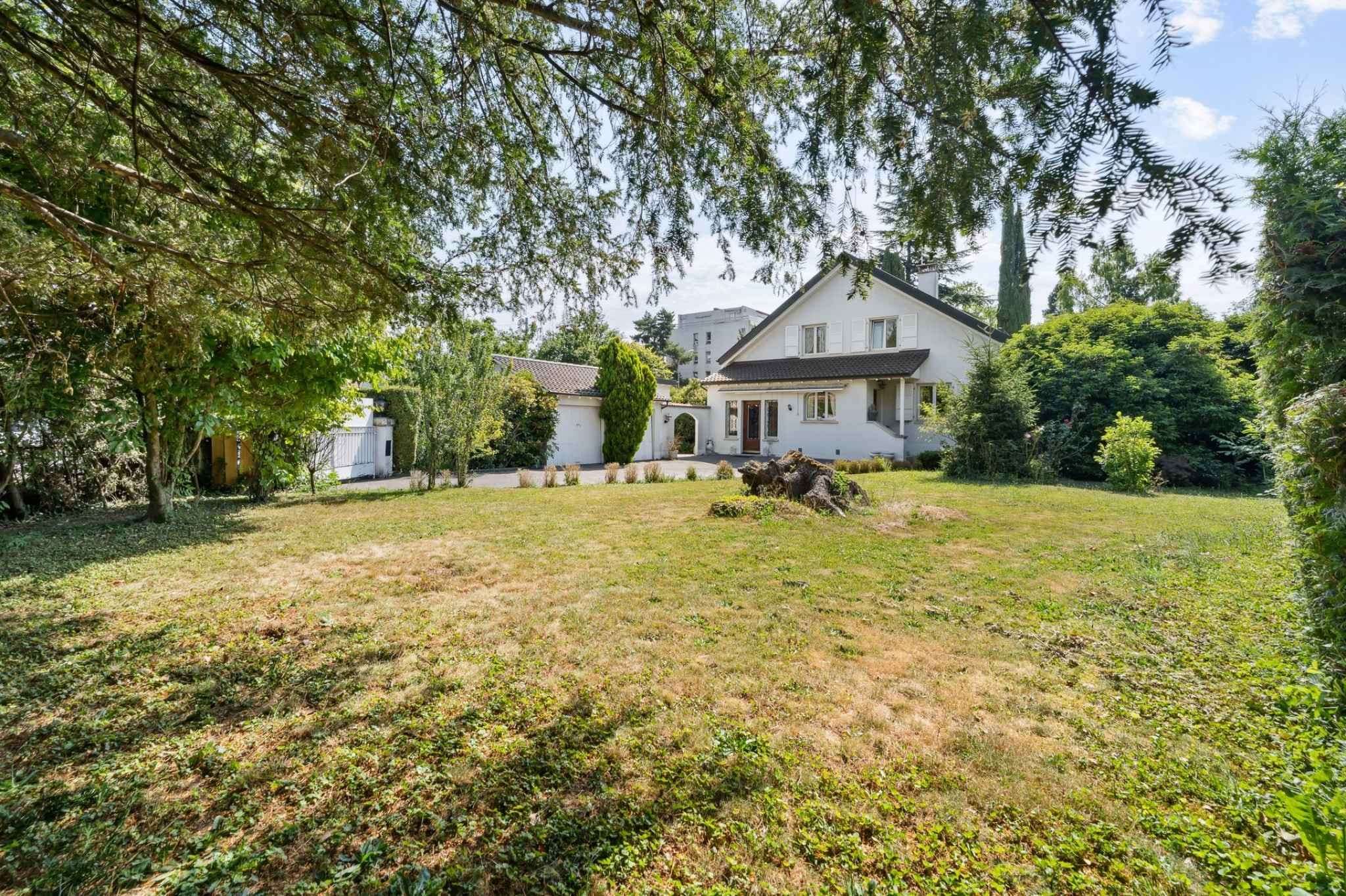 House 7 rooms 180m²  | Vernier