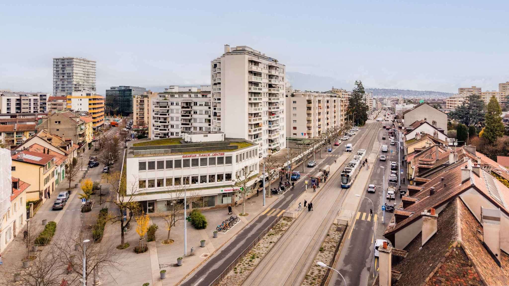 Chêne-Bourg - CHF 350.-/m2/an - Arcade de 263m2 + dépôt au sous-sol d'environ 230m2