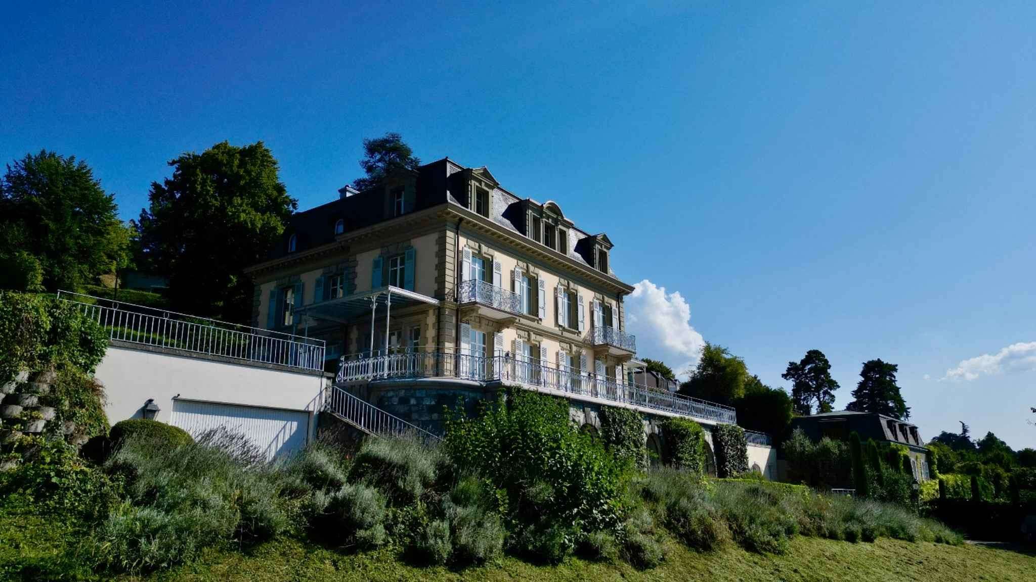 Superbe propriété sur le quai de Cologny avec piscine et vue lac