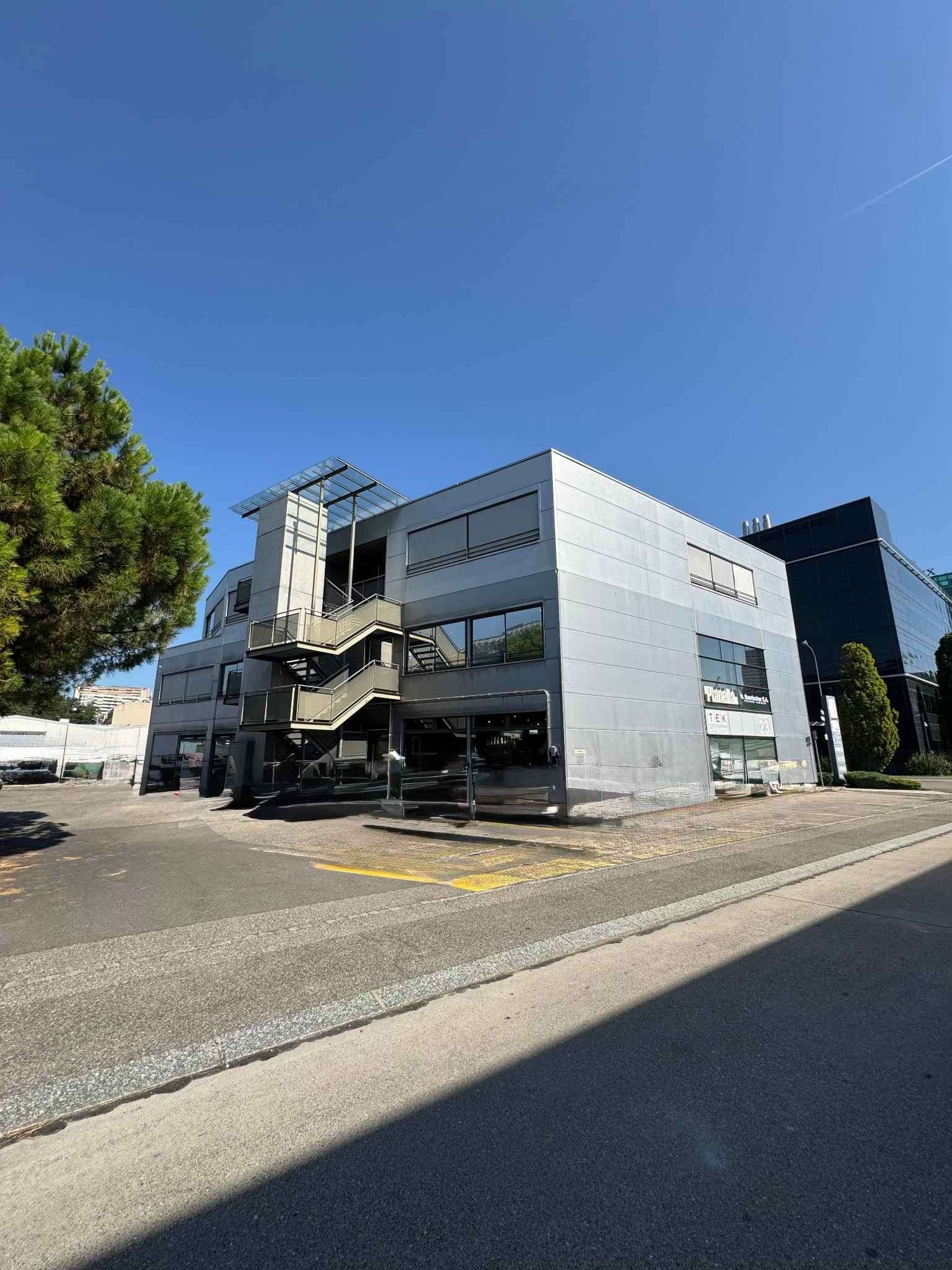 Acacias - CHF 365.-/m2/an - 105m2 de surface administrative FTI