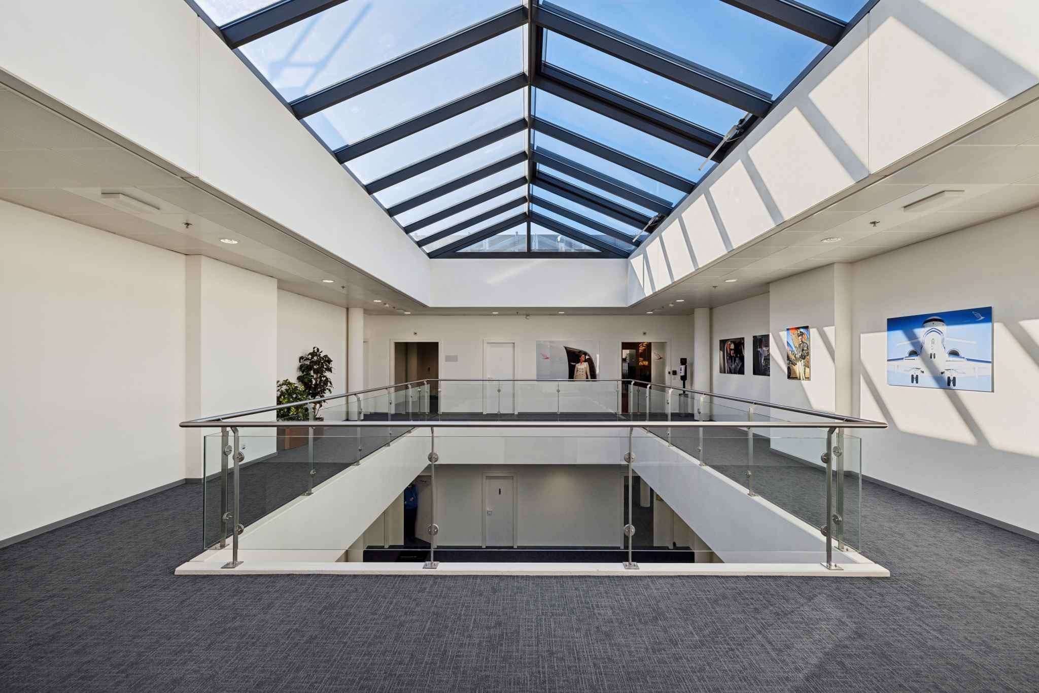 Meyrin - Aéroport - CHF 350.-/m2/an - Surfaces de Bureaux d'environ 164m2