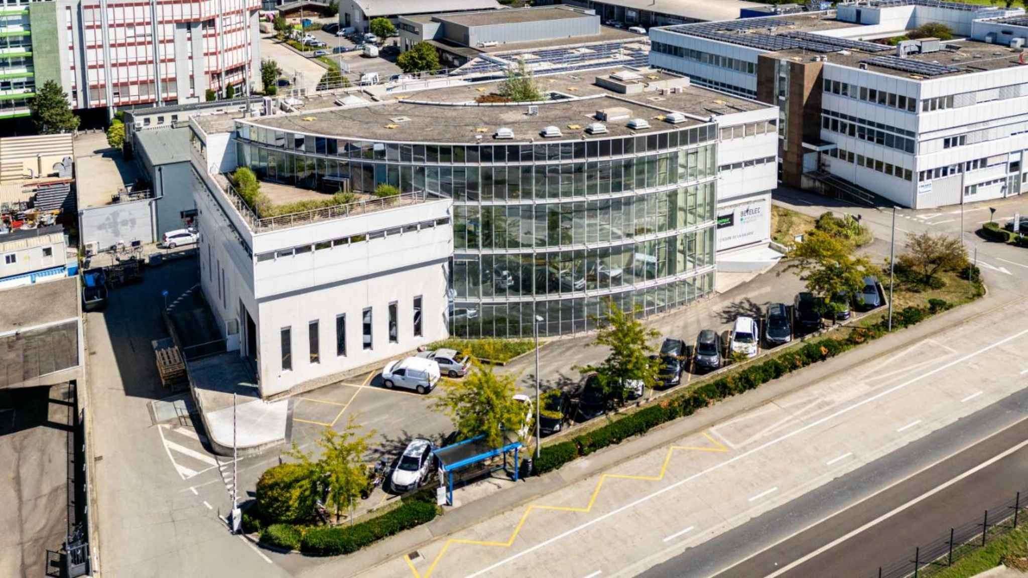 Plan-les-Ouates - CHF 230.-/m2/an - Surface industrielle d'environ 1'029m2