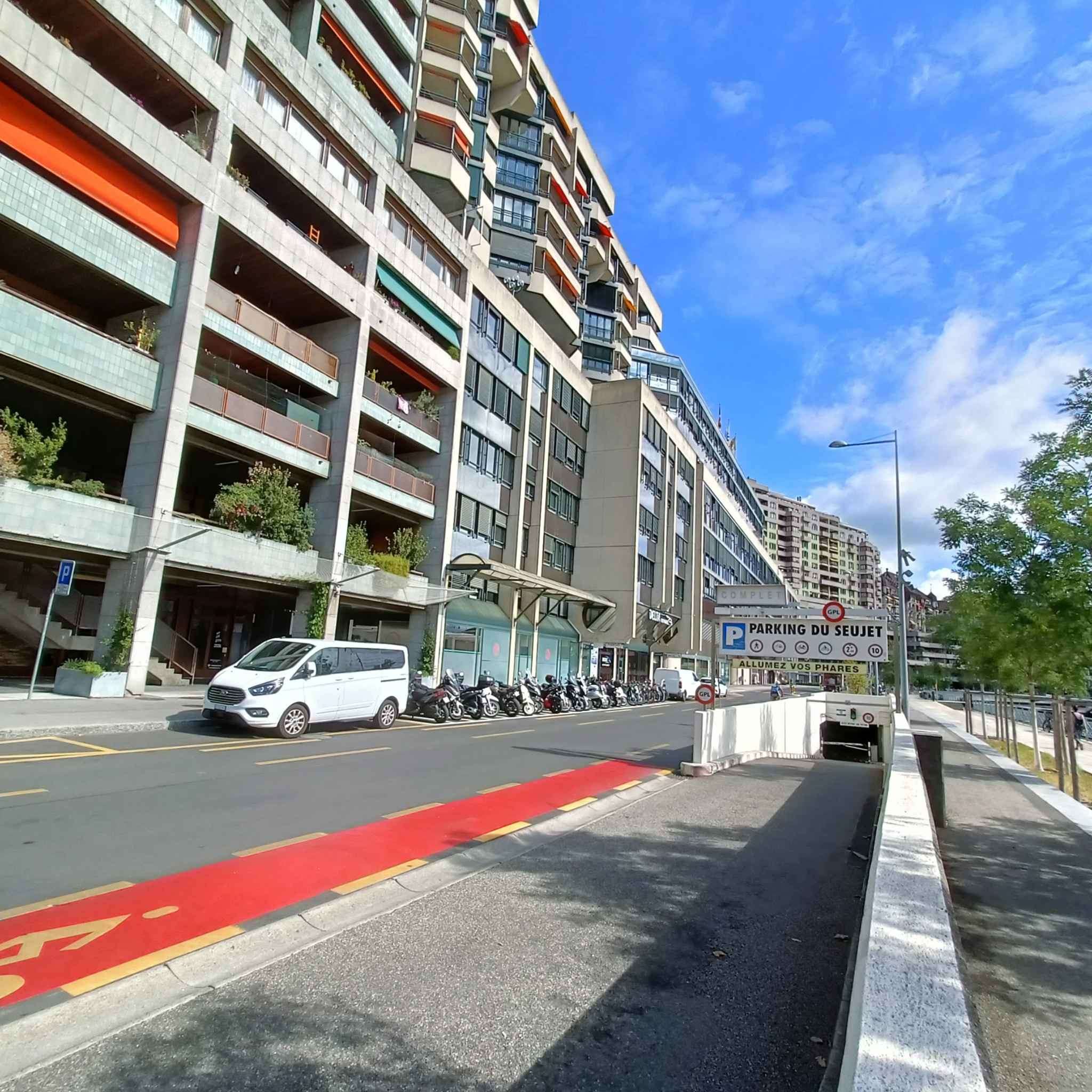 Parking intérieur - Seujet