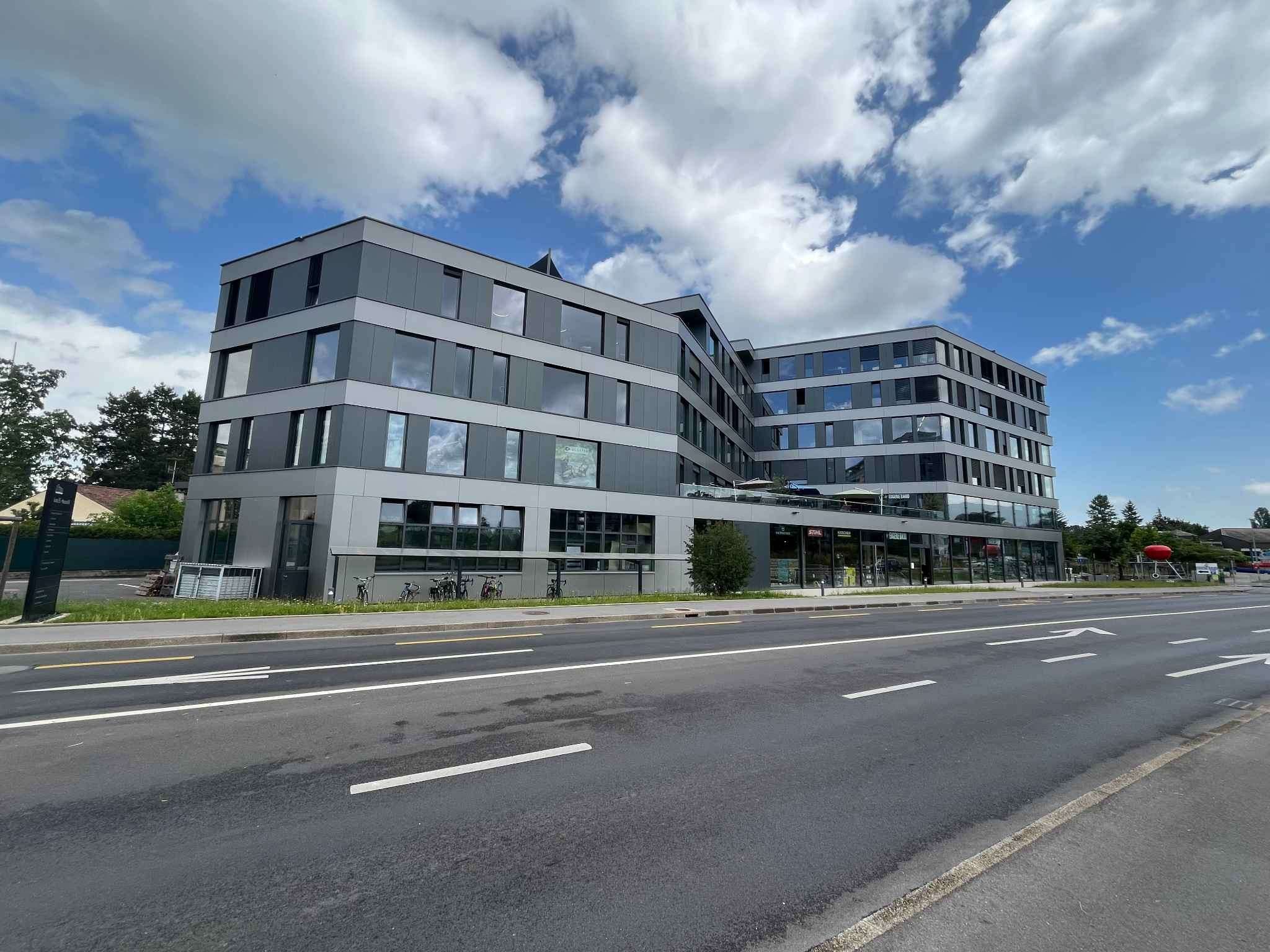 Thônex - Surface Industrielle/Artisanale - CHF 205.-/m2/an - de 279m2