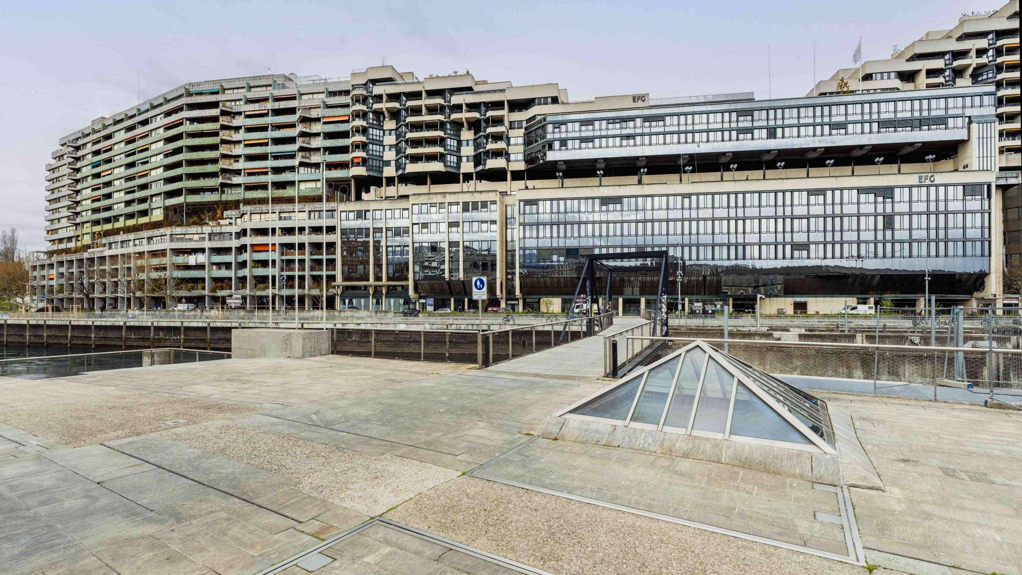 Quai du Seujet - CHF 425.-/m2/an - Bureaux de 657m2