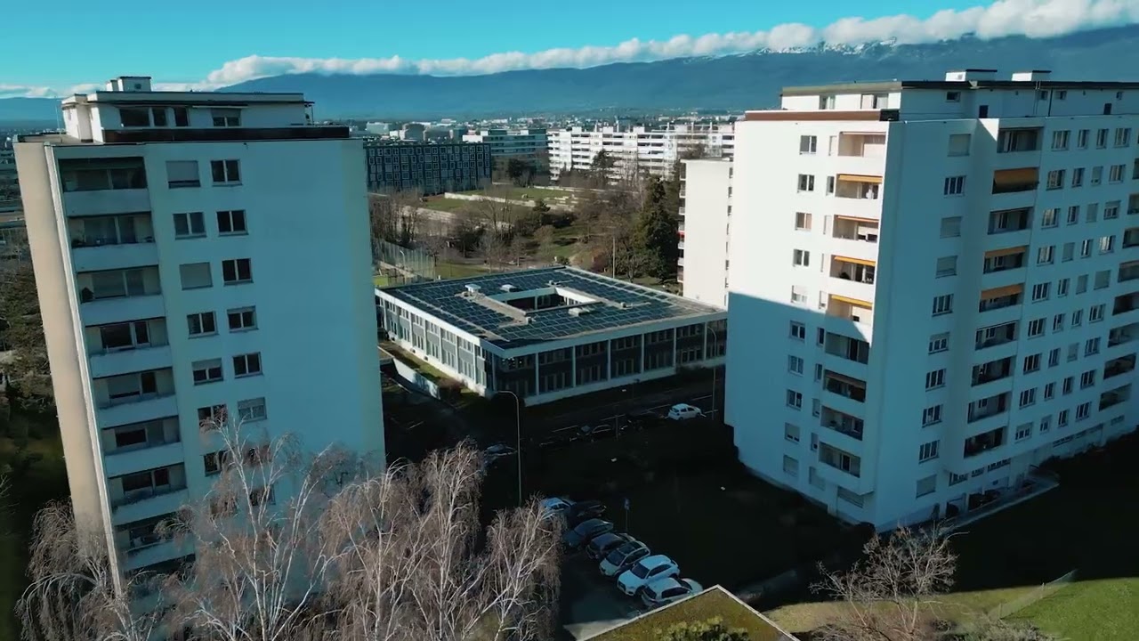 Installation de panneaux solaires sur l'immeuble François-Lehmann 18A